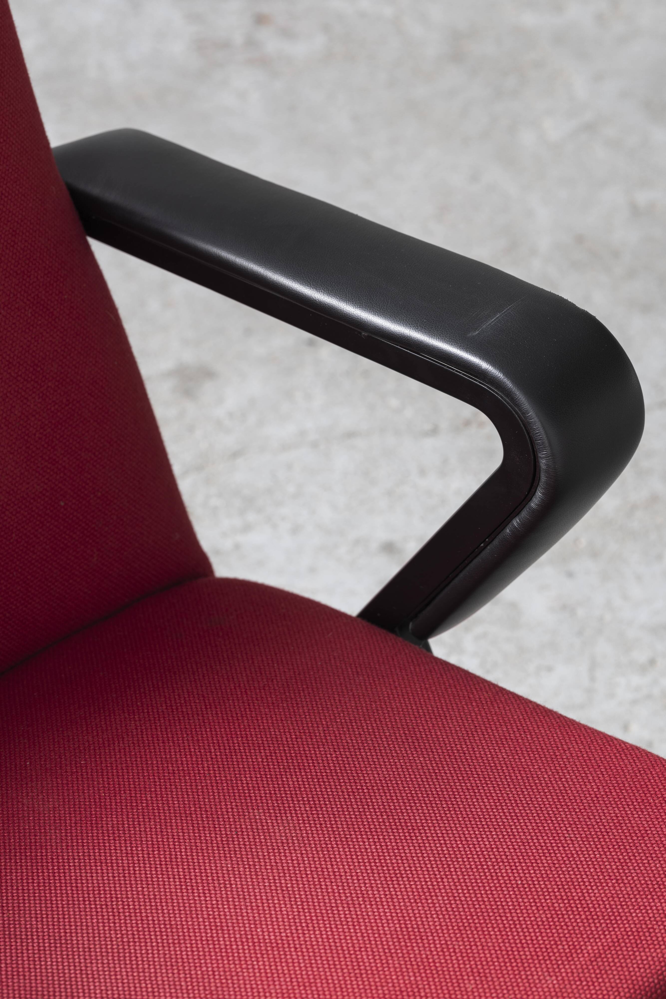 Lot de 2 fauteuils 'Repose' de Friso Kramer