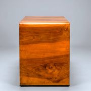 Bureau d'écriture en noyer italien. attribué à Guglielmo Ulrich.