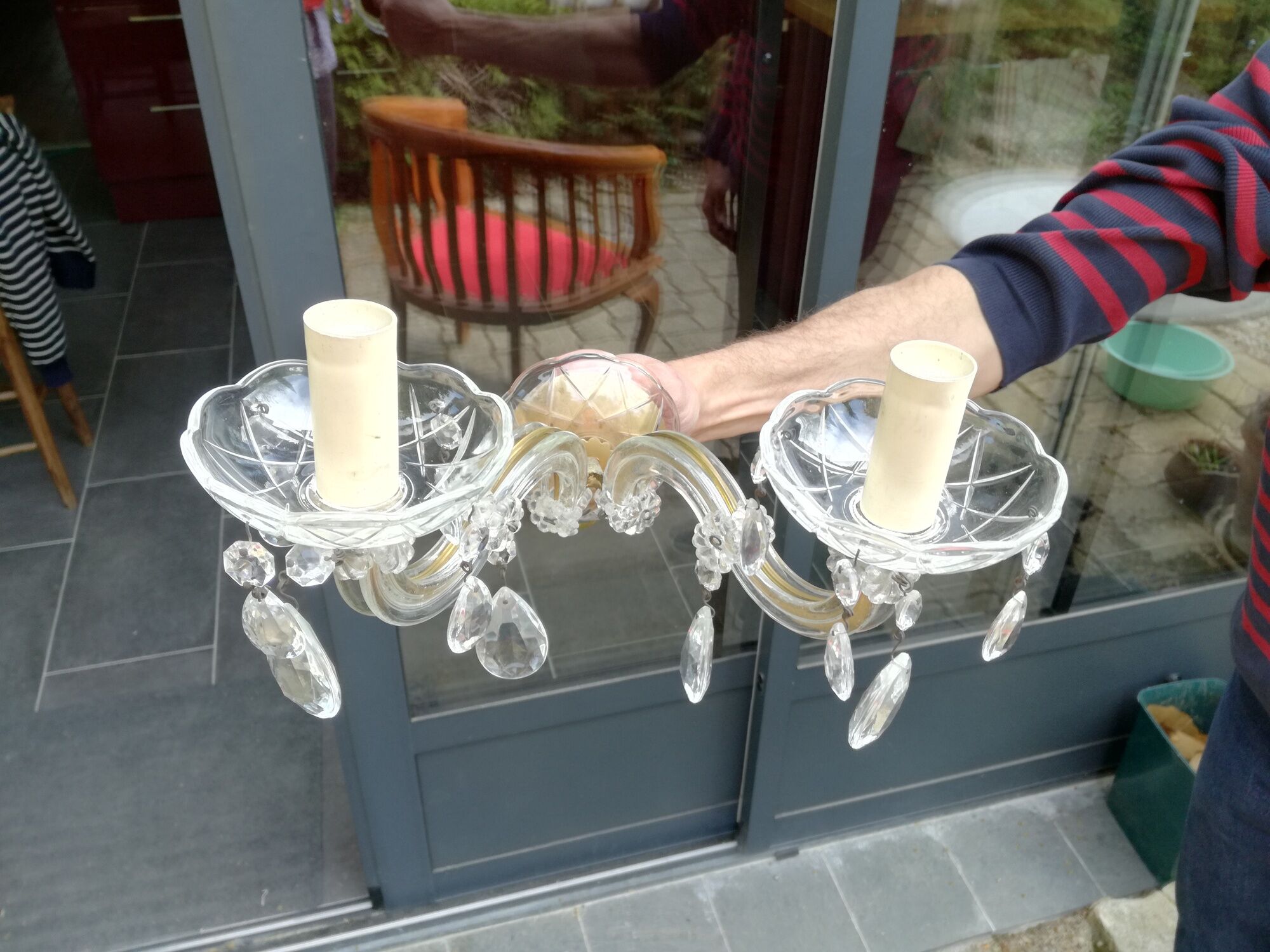 Two sconces 2 glass lights and crystal stamps
