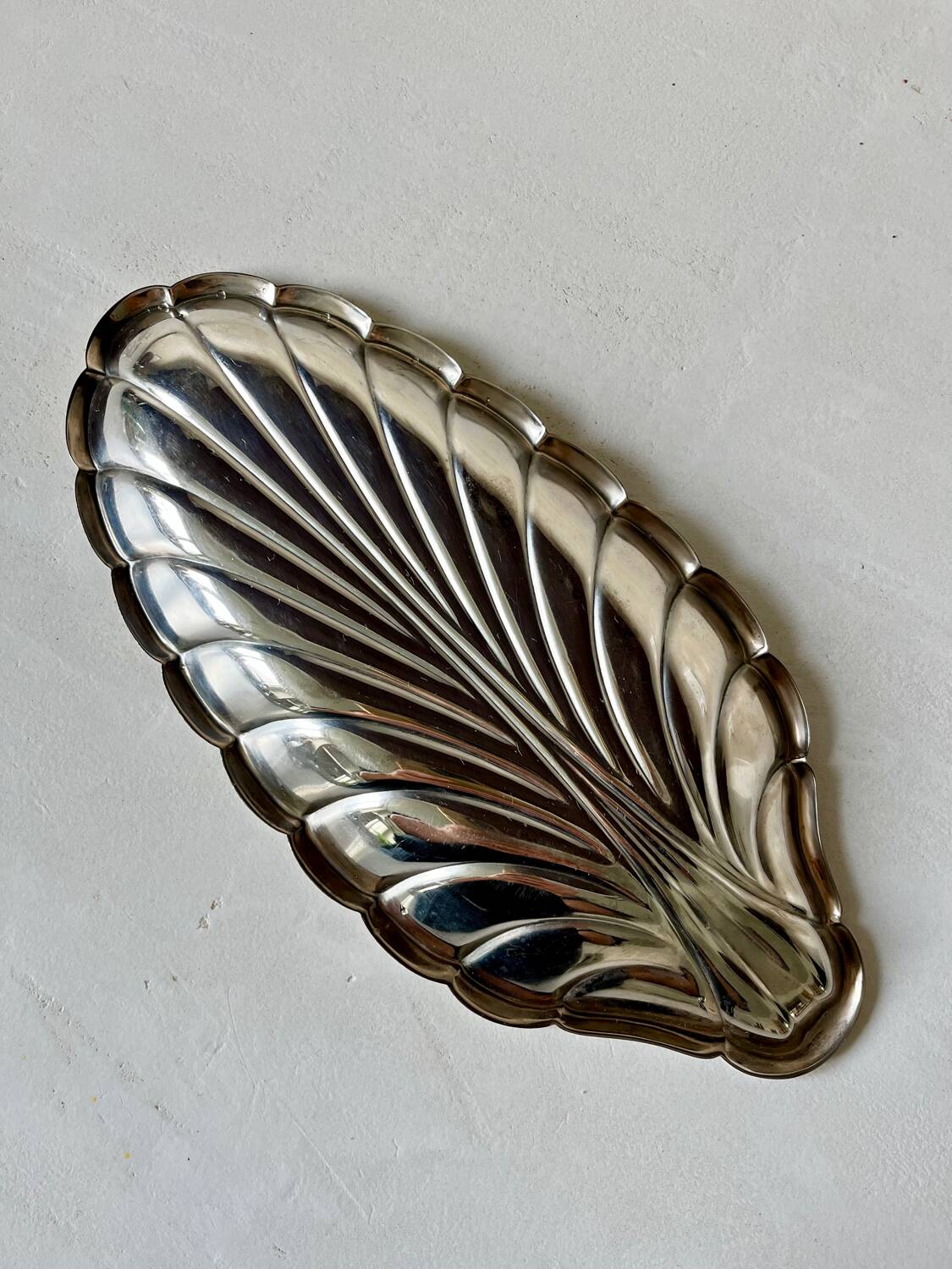 Vintage 70's shell stainless steel tray
