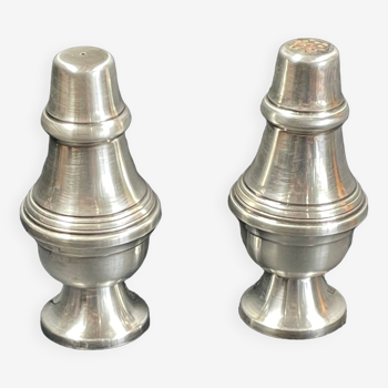 Pair of salt salt shakers pepper in silver metal