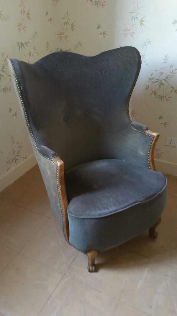 Paire de fauteuils Bergère tonneau sculpturale