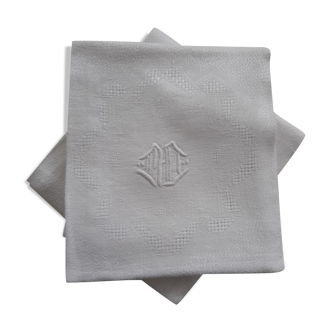 White damask napkins