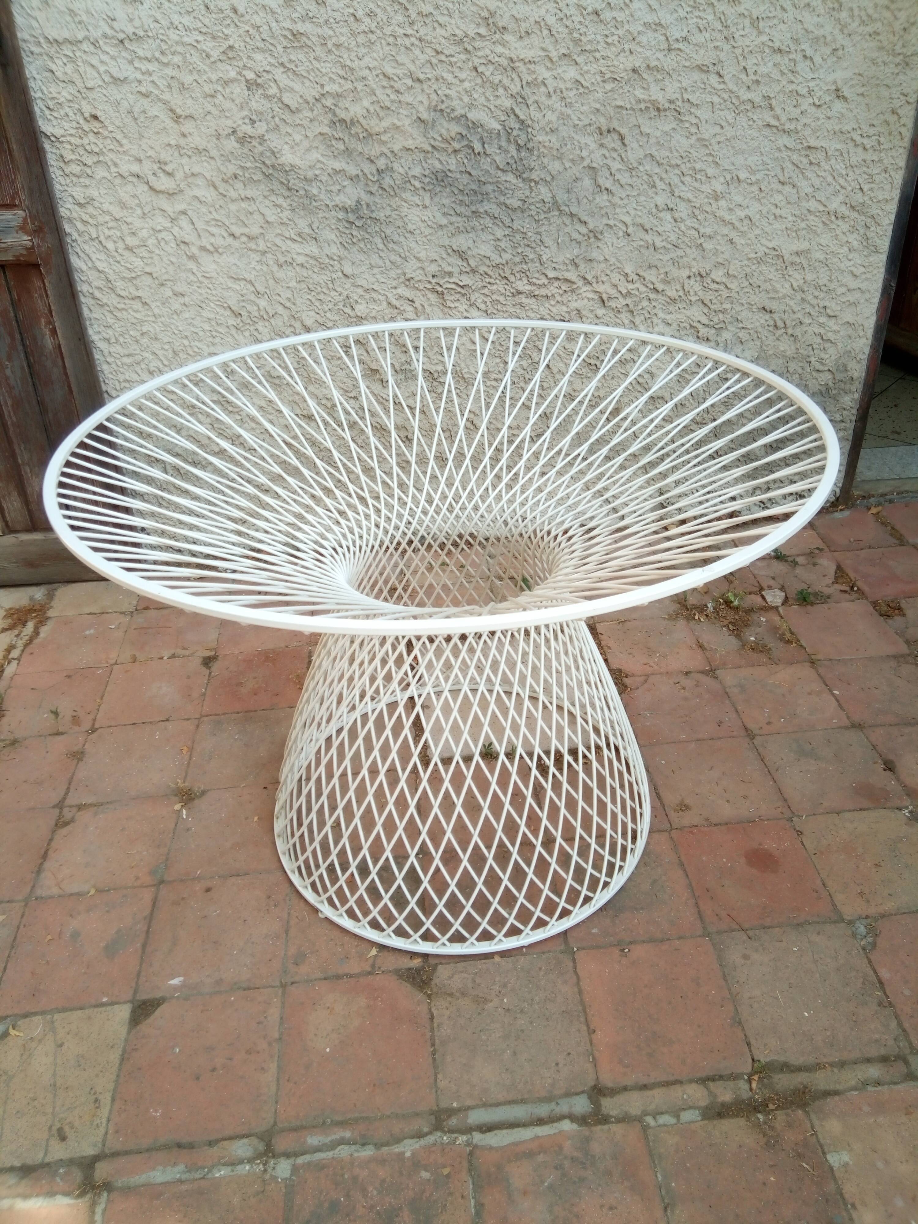 Garden table - designer Jean-Marie Massaud