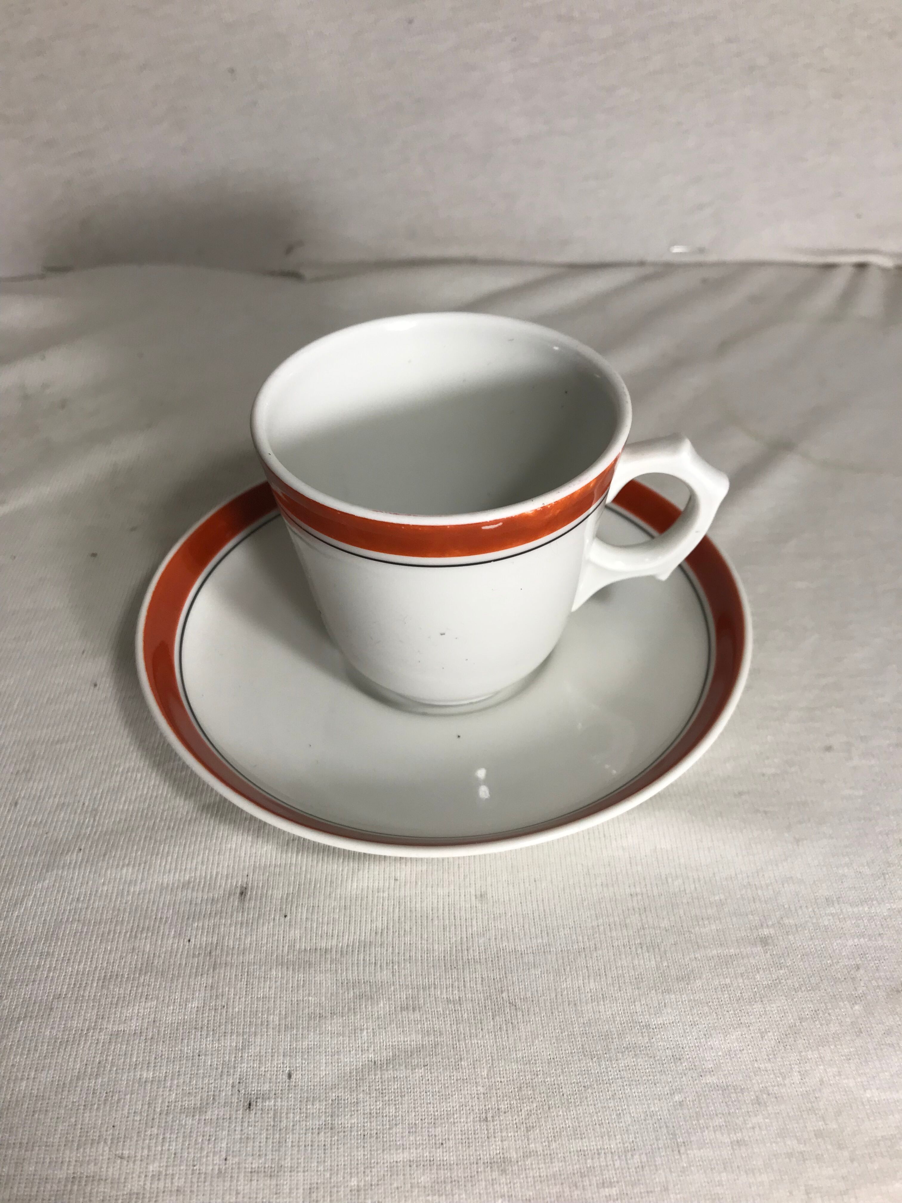Teapot Pillivuyt and 4 vintage ceramic cups