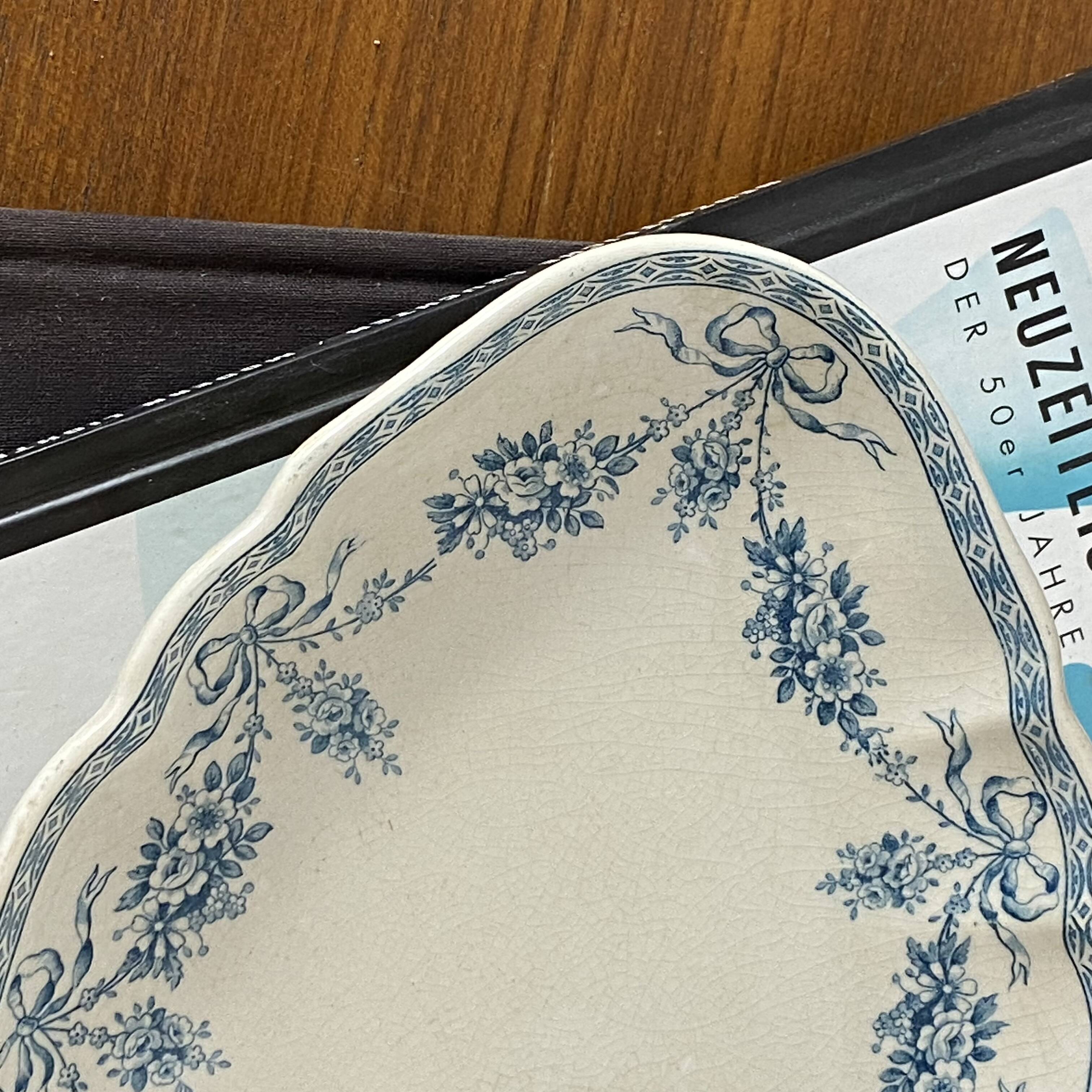 Small iron earth dish Emile Bourgeois blue flower garland pattern