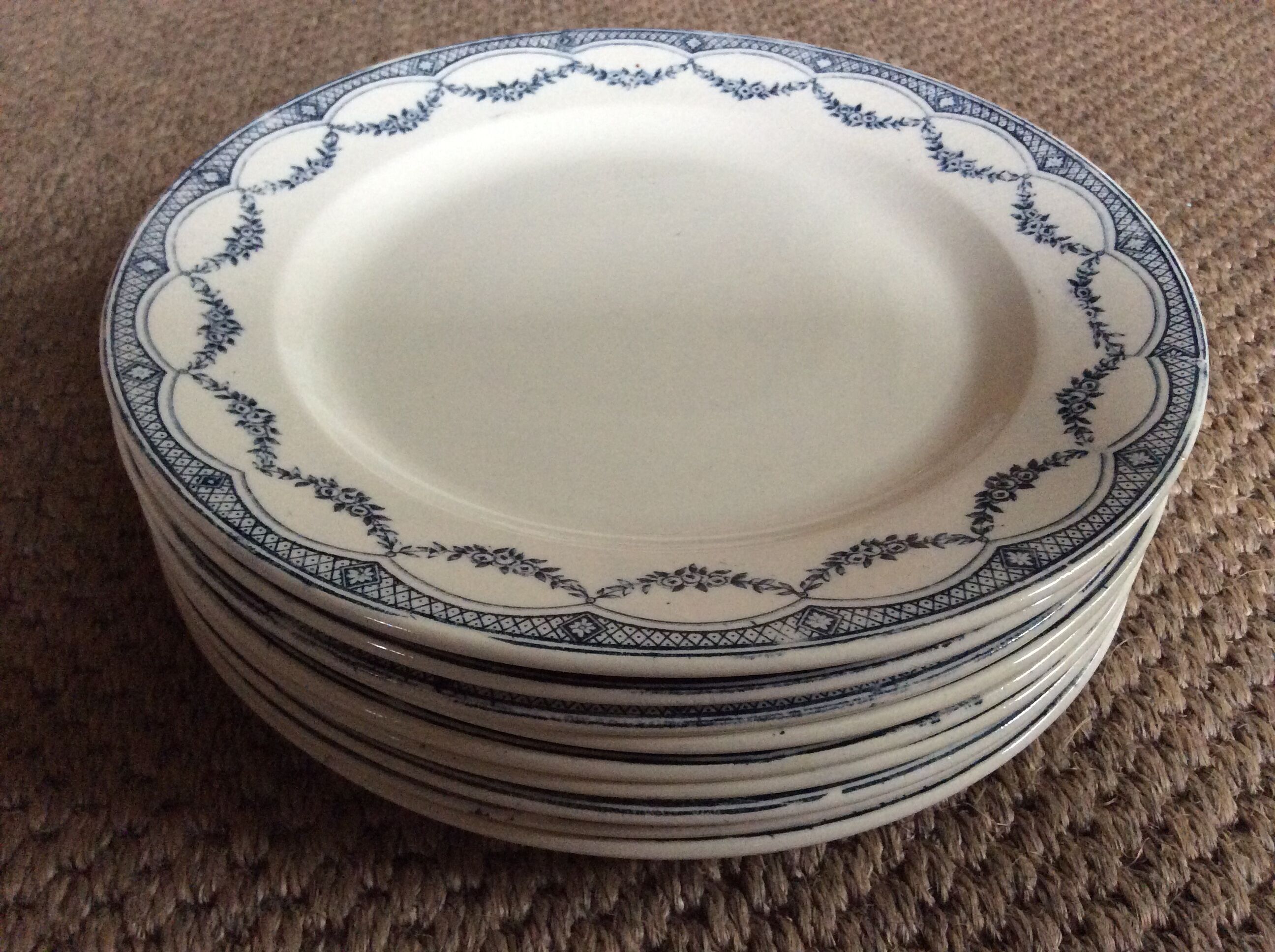 Series of 9 plates Terre de fer