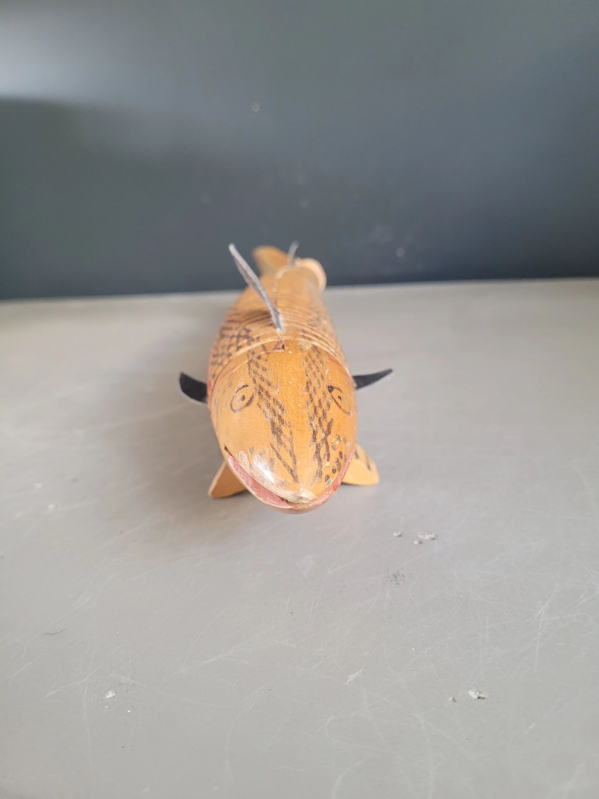 Vintage handmade wooden articulated fish - Ref 854