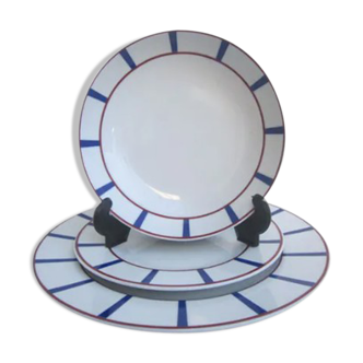18 basque porcelain plates