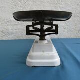 White enamelled cast-iron roberval balance