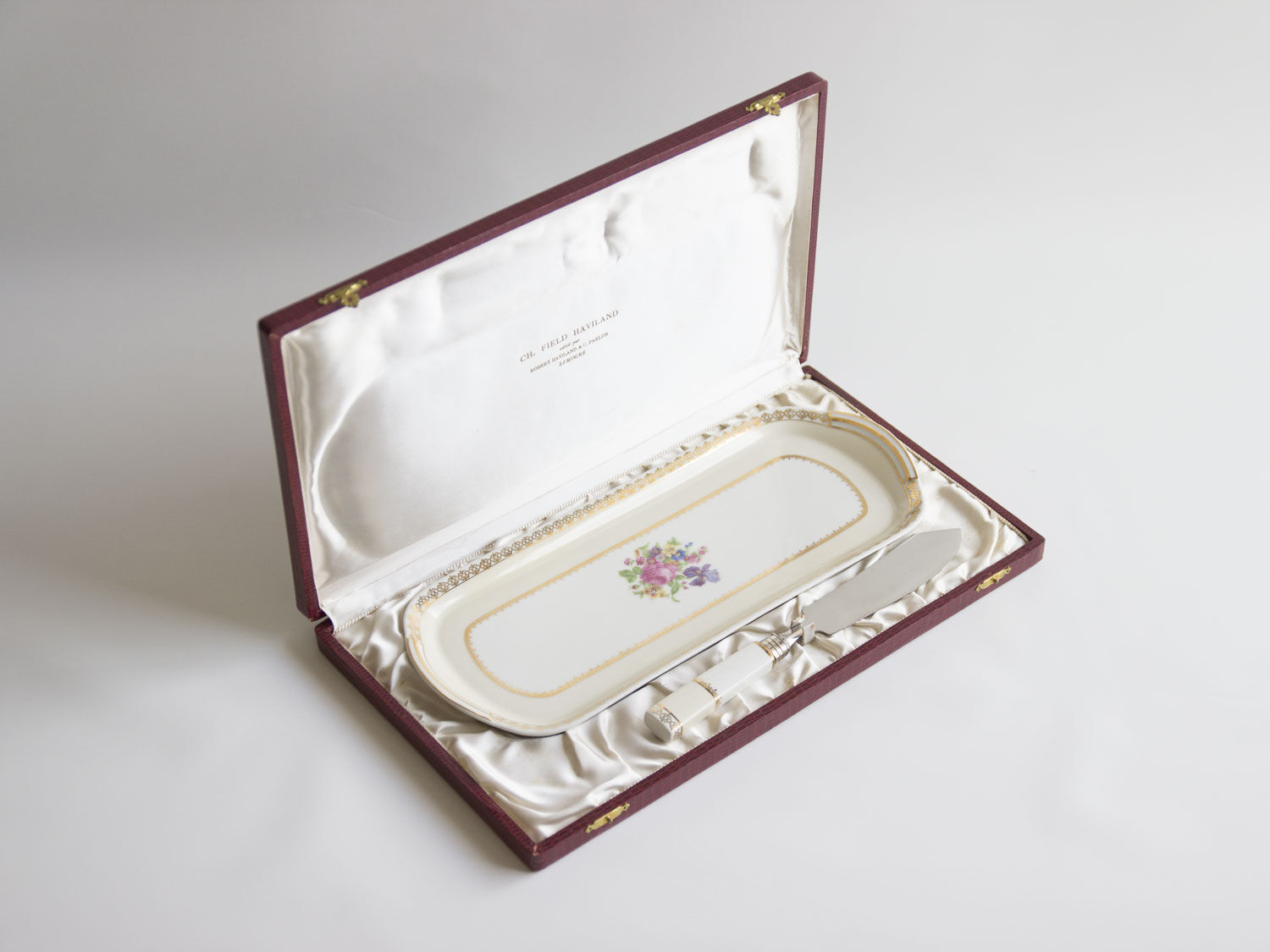 Haviland cake dish