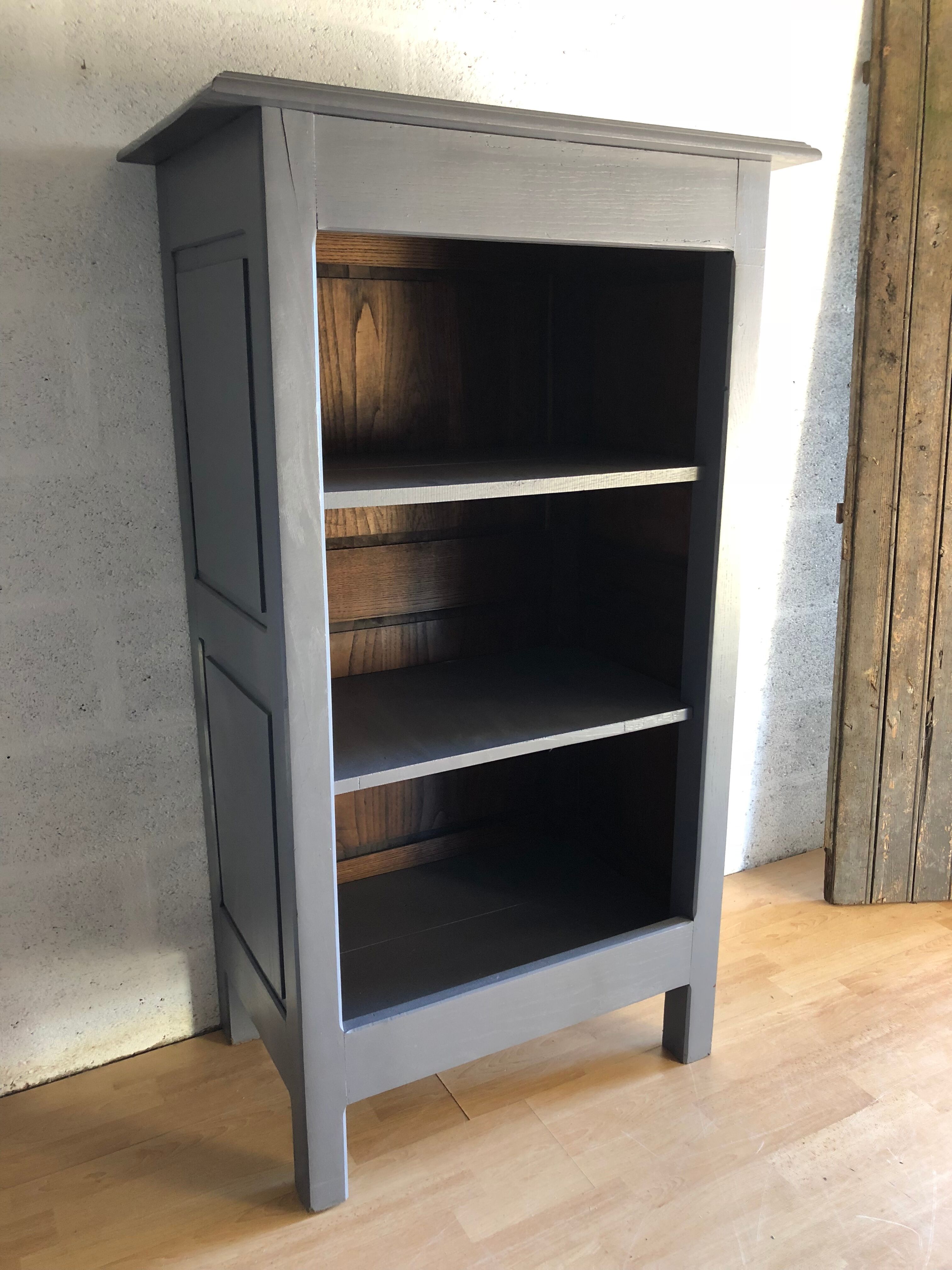 Library gray vintage bibus