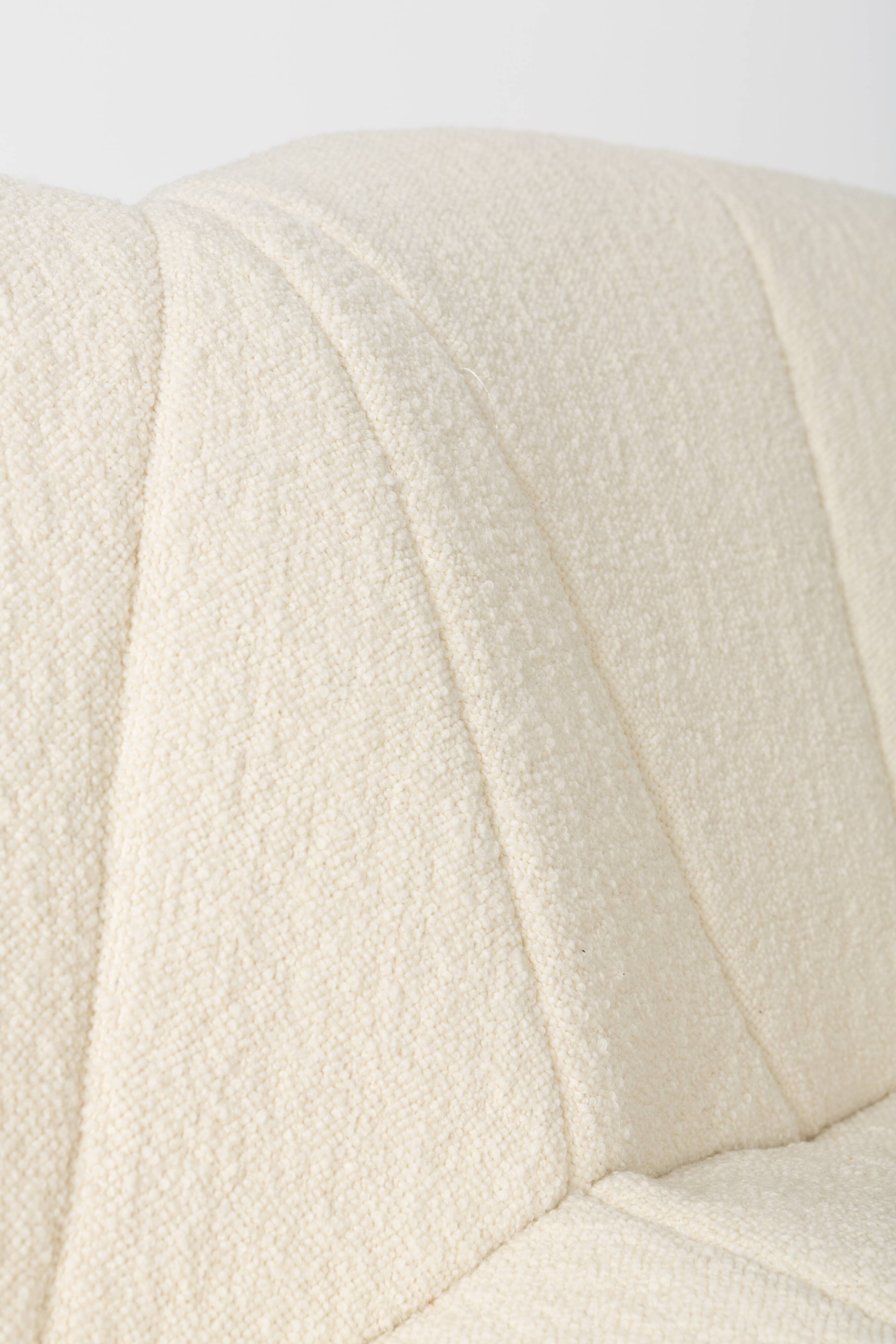 Pumpkin sofa by Pierre Paulin