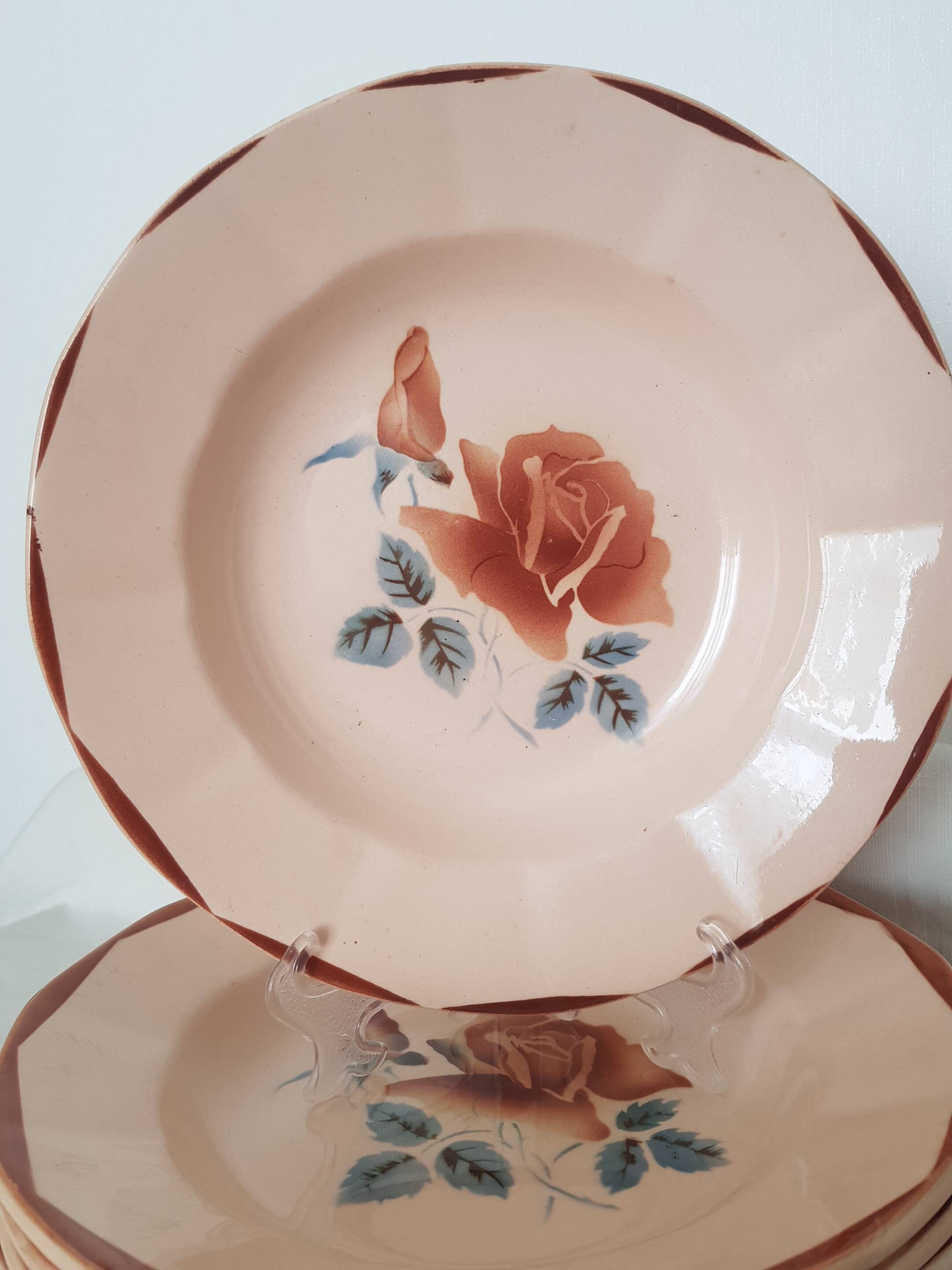 8 assiettes creuses Digoin Sarreguemines rose pourpre décor 9181
