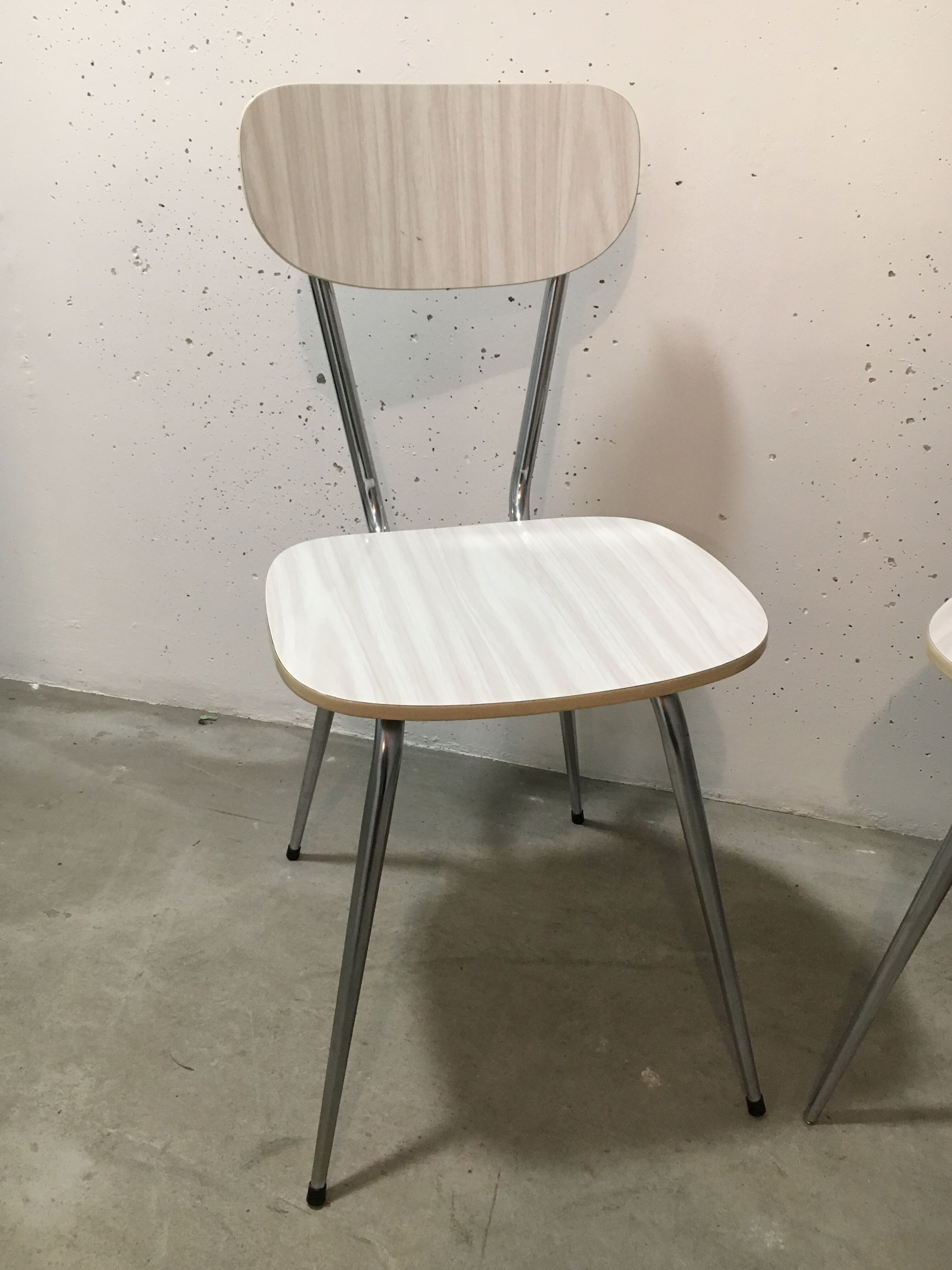 Paire de chaises formica blanc, années 60