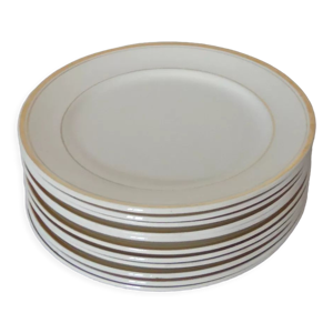 Lot 11 assiettes plates faience