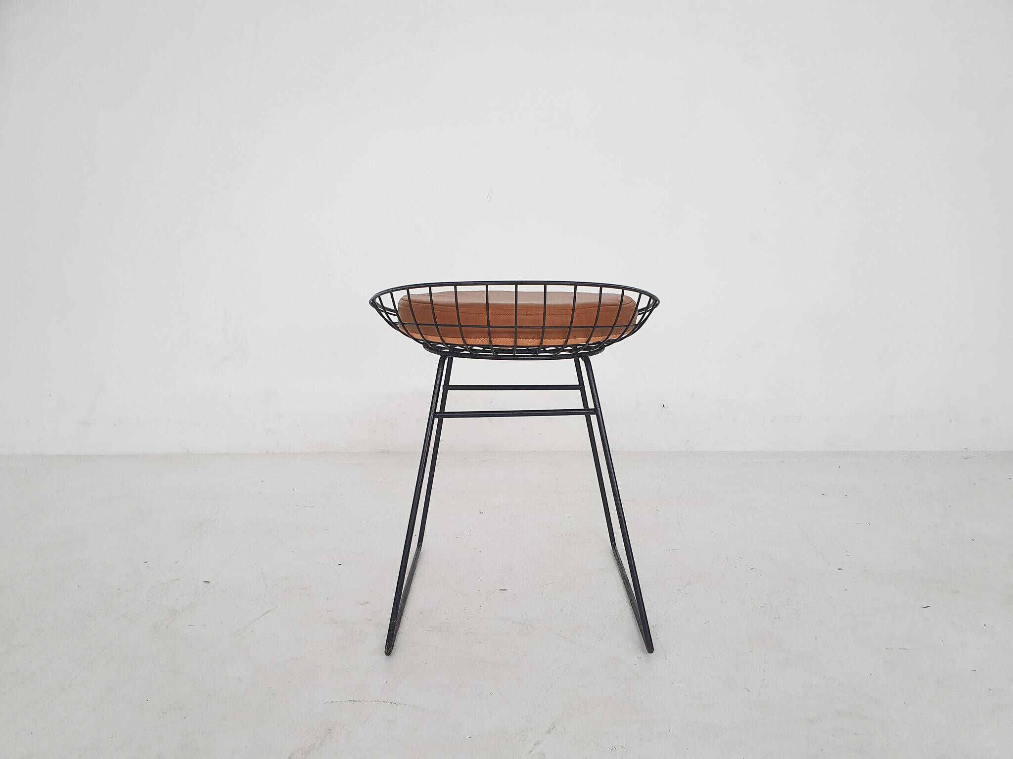 Cees Braakman for Pastoe KM05 metal wire stool, The Netherlands 1958