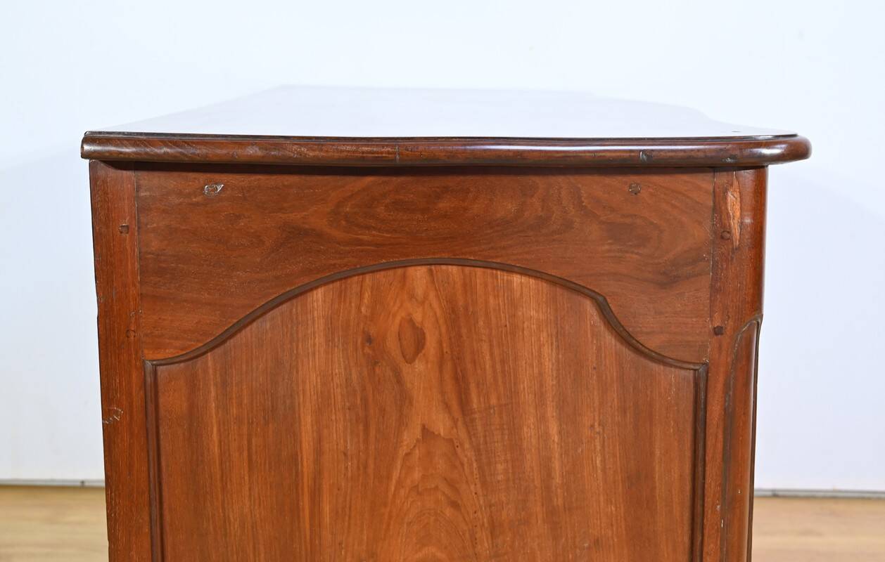 Nantes Commode from Port in Cuban Mahogany – 2nd part of the 18th century