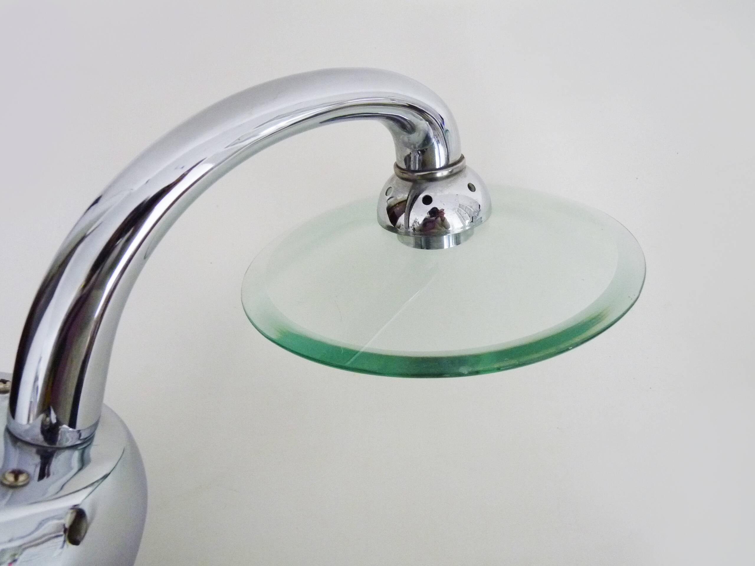 Paire d'appliques espagnole design en métal chromé et verre