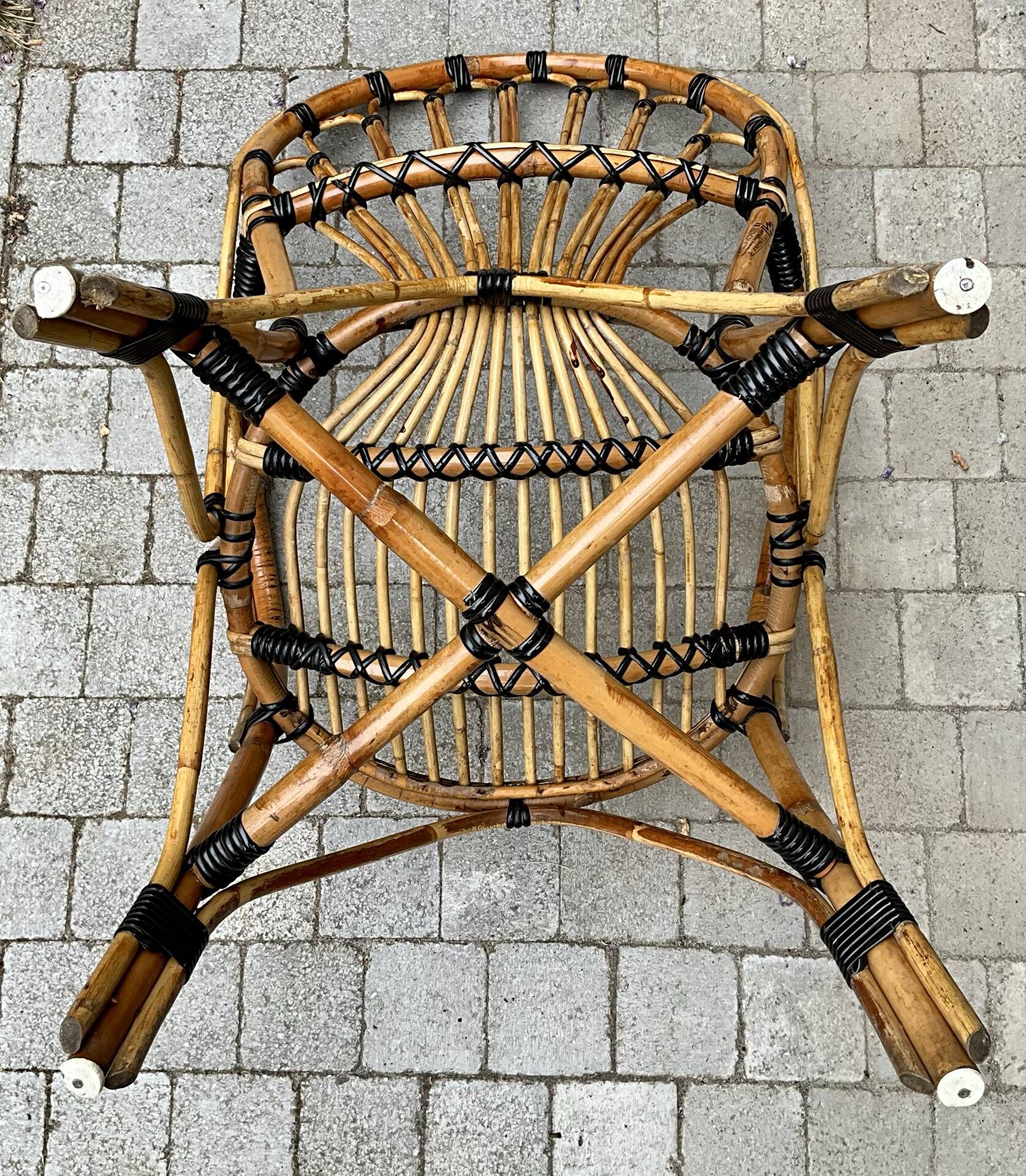 Vintage rattan peacock chair – 1970s
