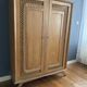 Armoire rotin et chêne clair vintage