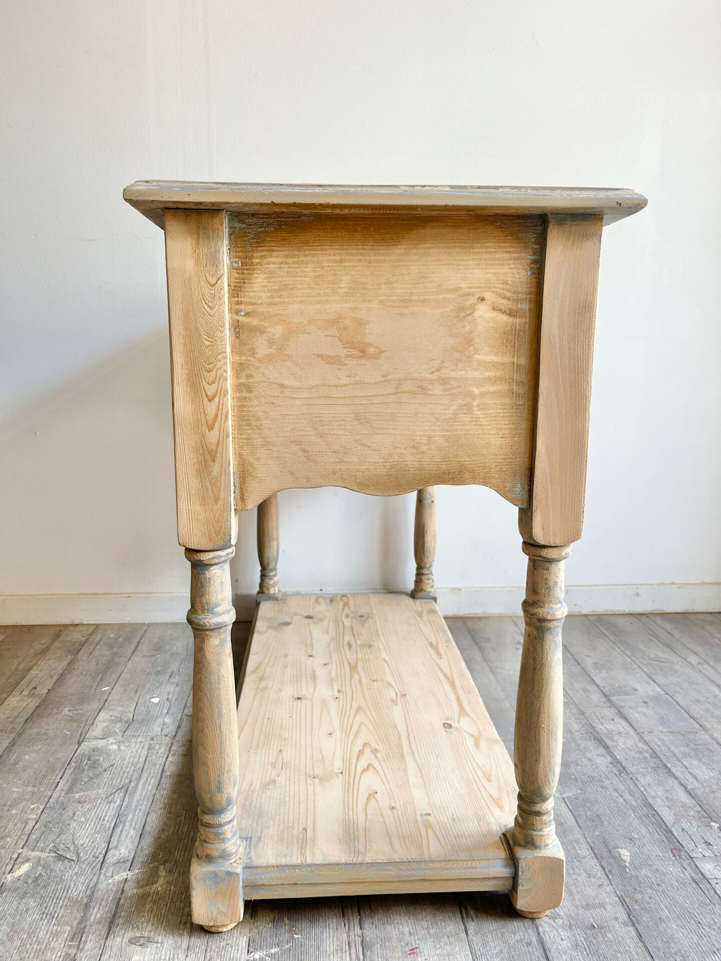 Petite console