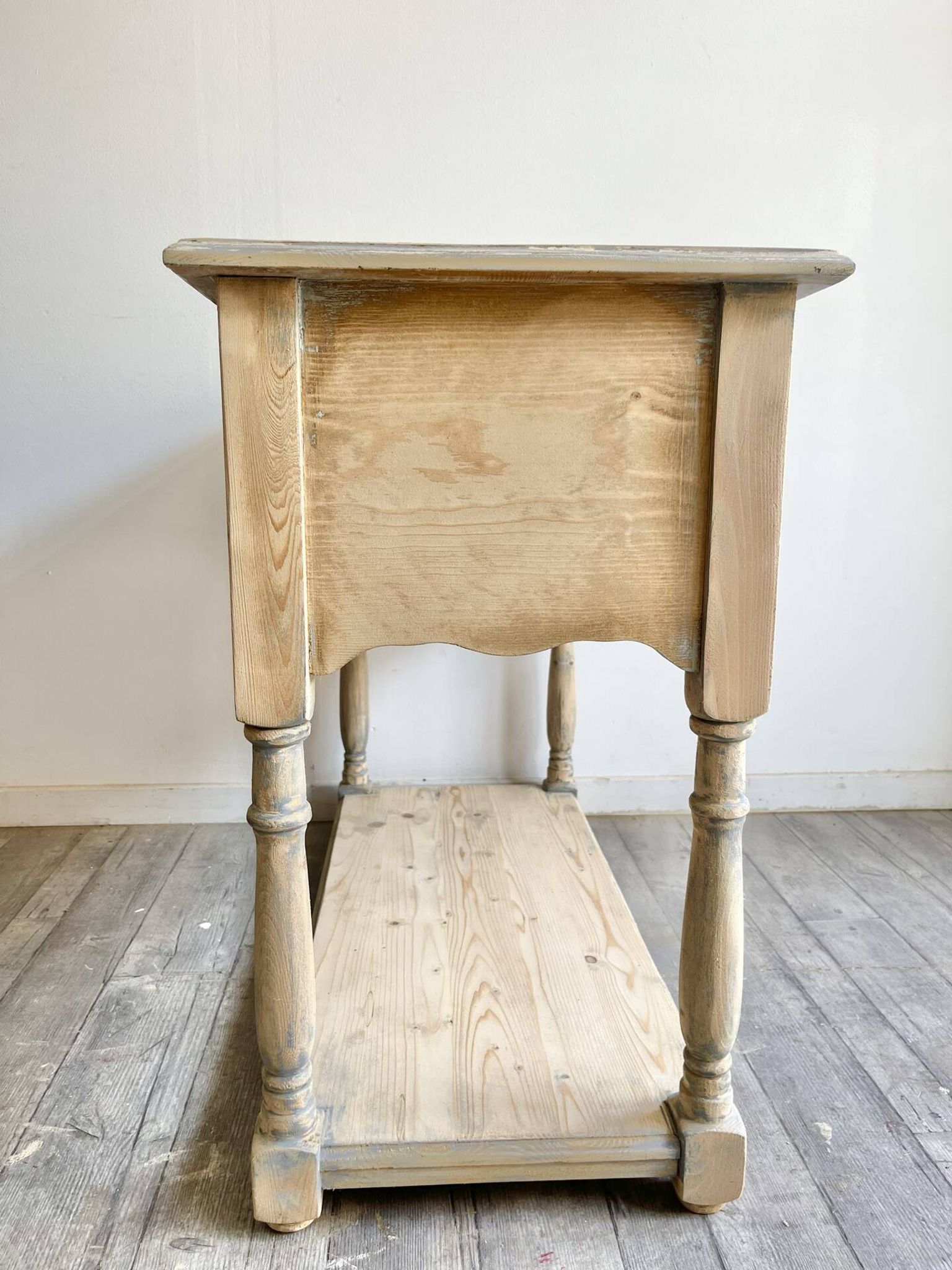 Petite console