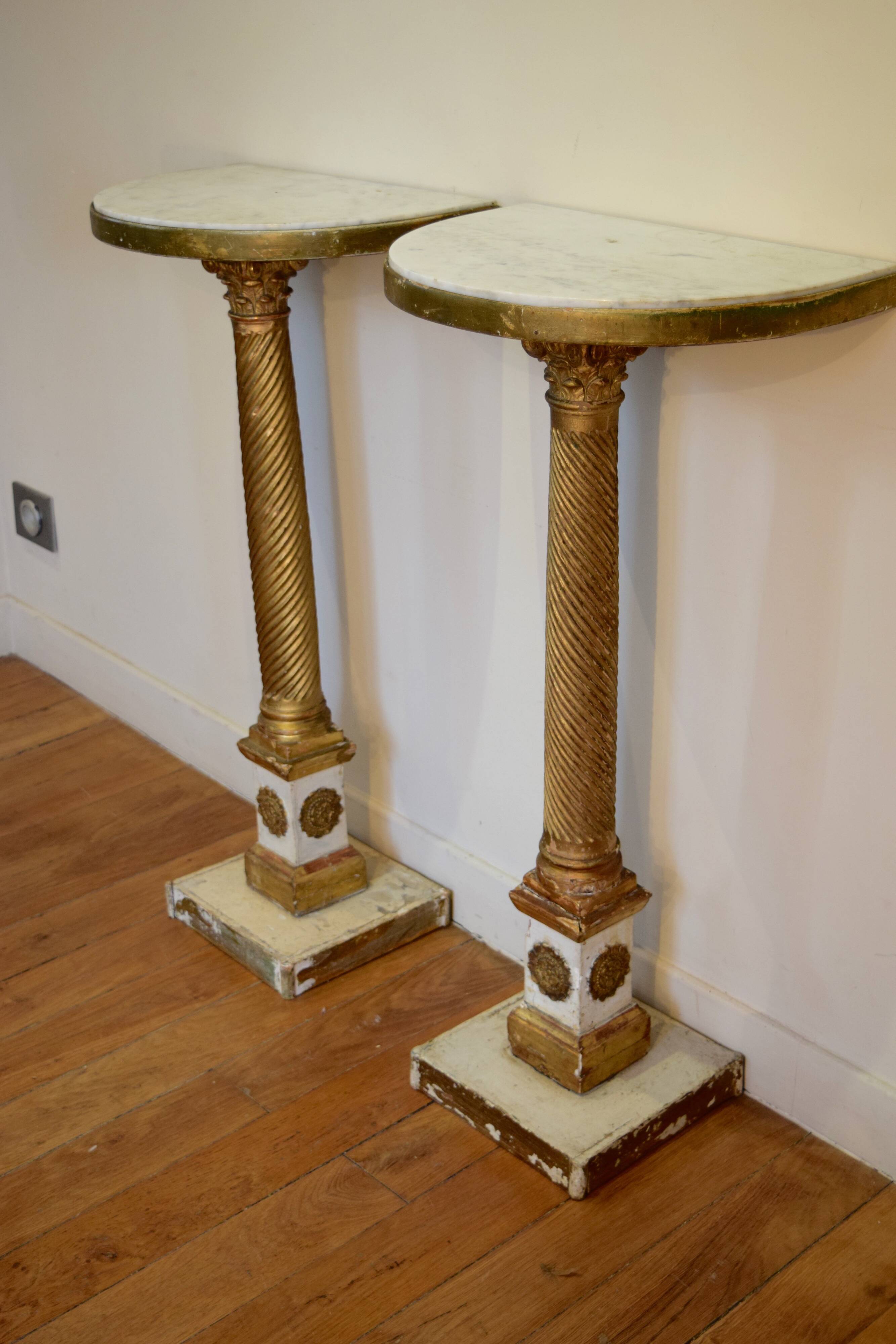 Pair of brackets half moon