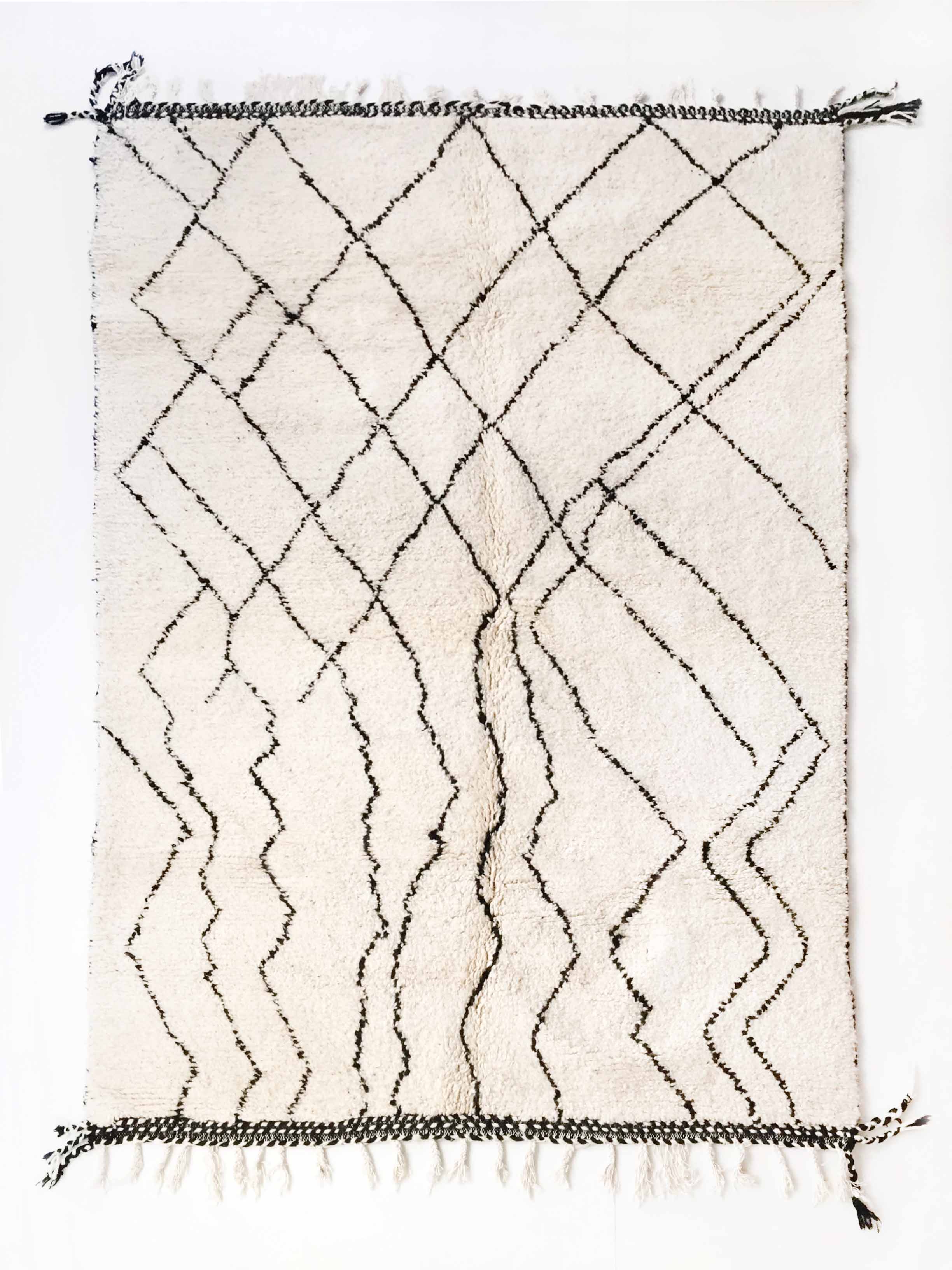 Berber rug Beni Ouarain with black graphic patterns 301x193cm