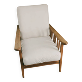 Fauteuil design épuré pour coin lecture
