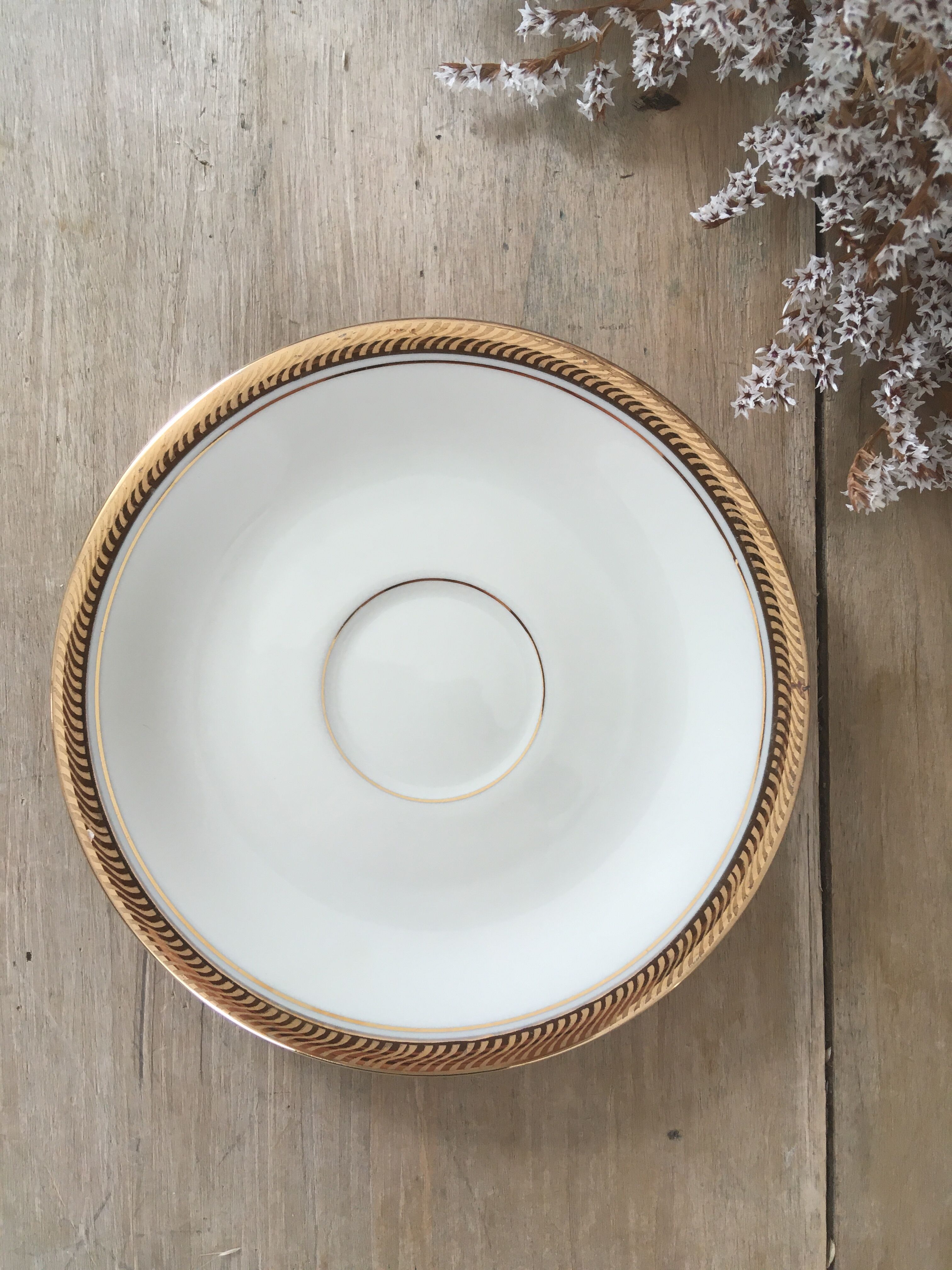 White & gold porcelain coffee cups