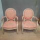 Paire de  fauteuil medaillon de style Louis XVI