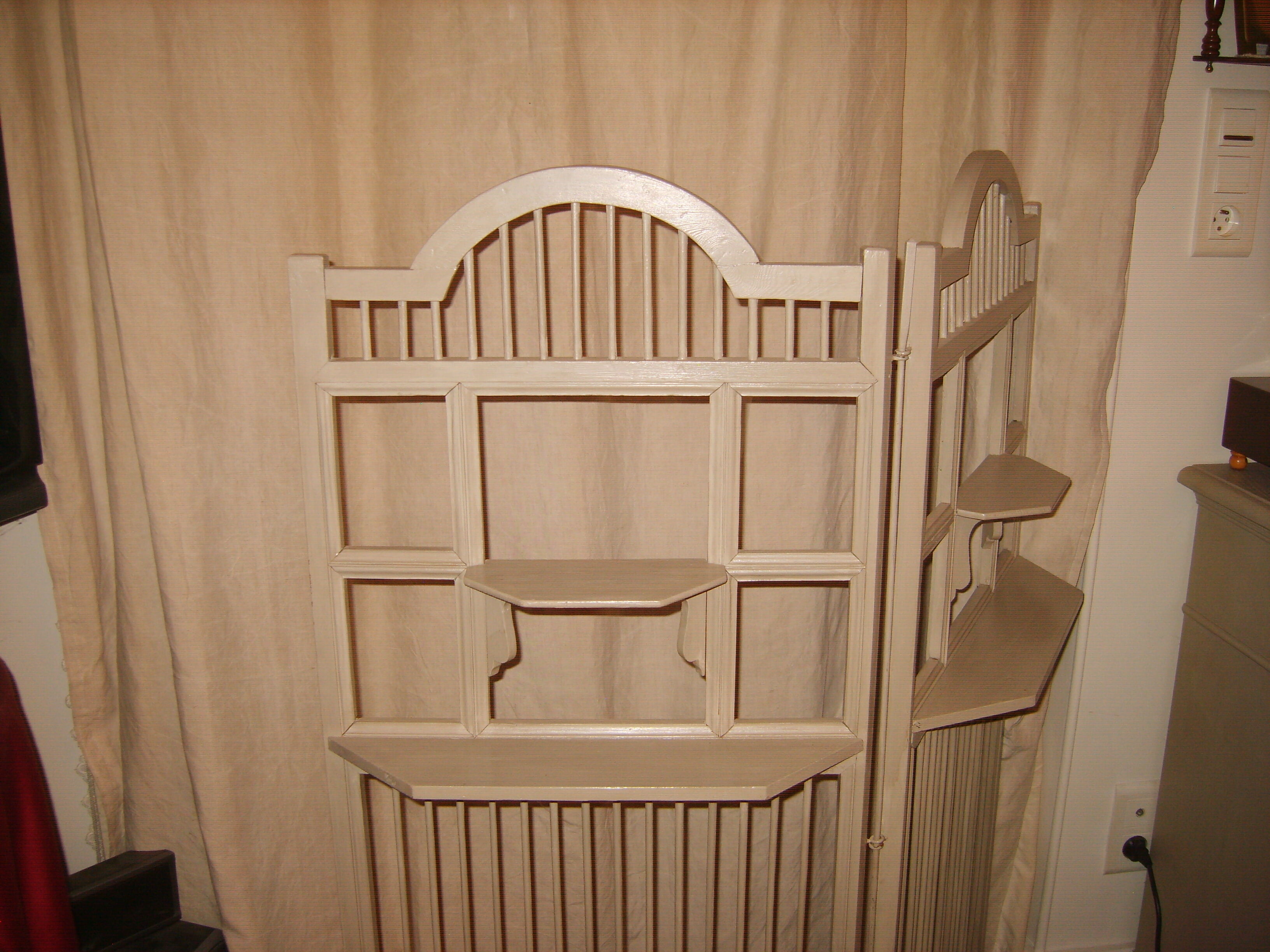 Wooden screen