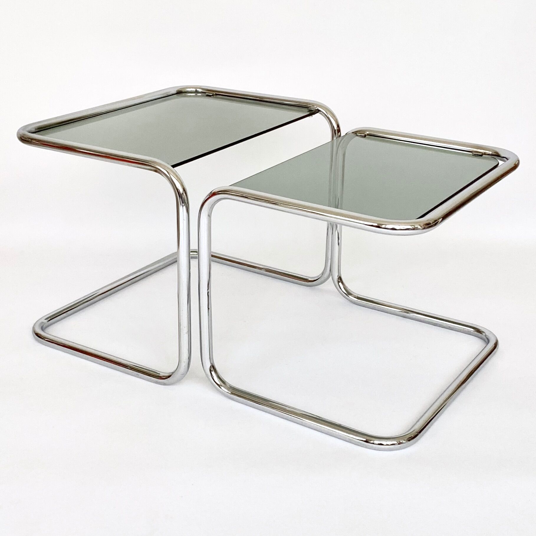 Pull-out tables 70s