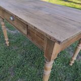 Petite table de ferme