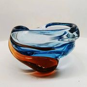1960s ashtray or catch-all in blown and handcrafted Murano glass. Made in Italy.