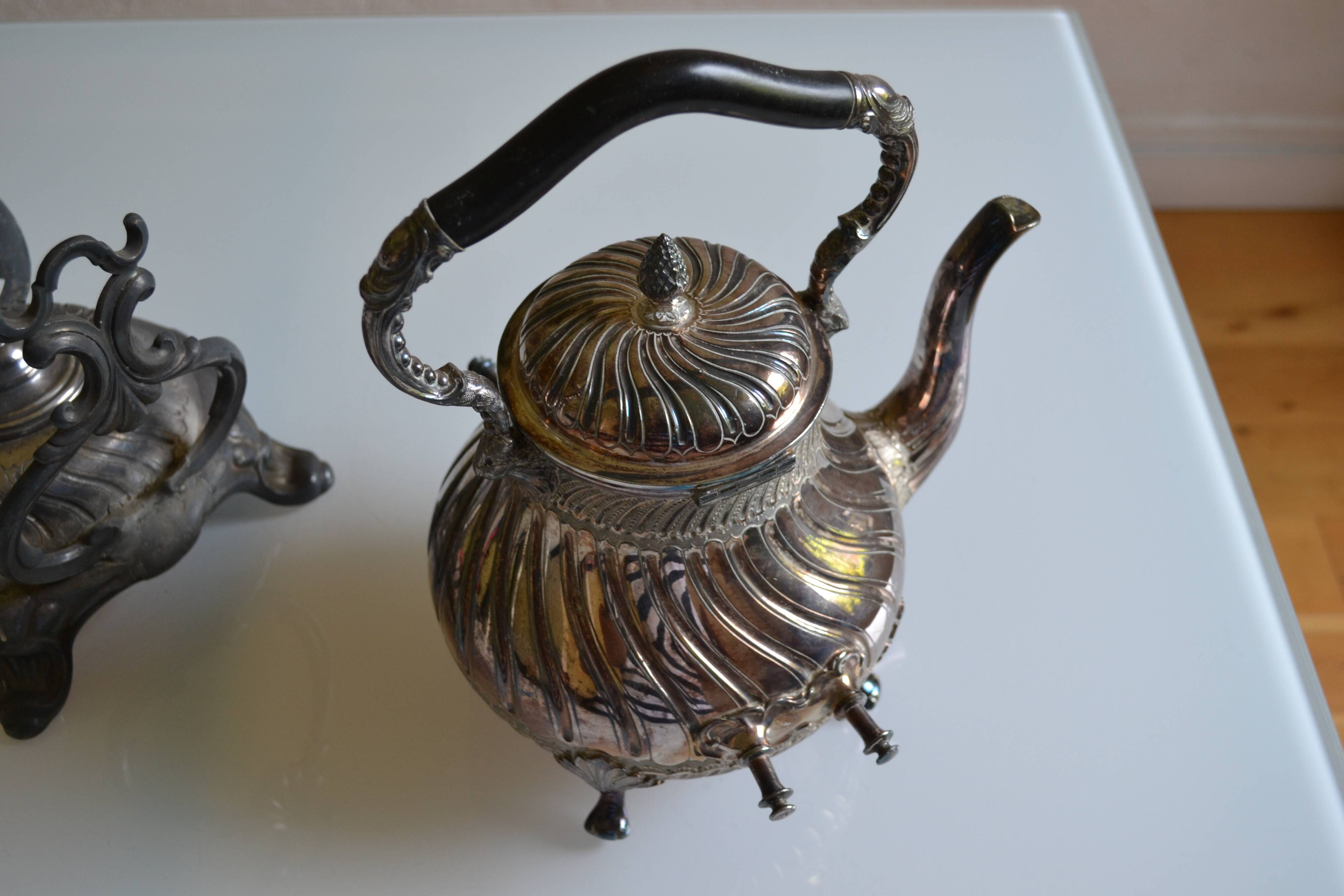 Art Nouveau teapot or samovar in silver-plated metal by goldsmith Victor Saglier