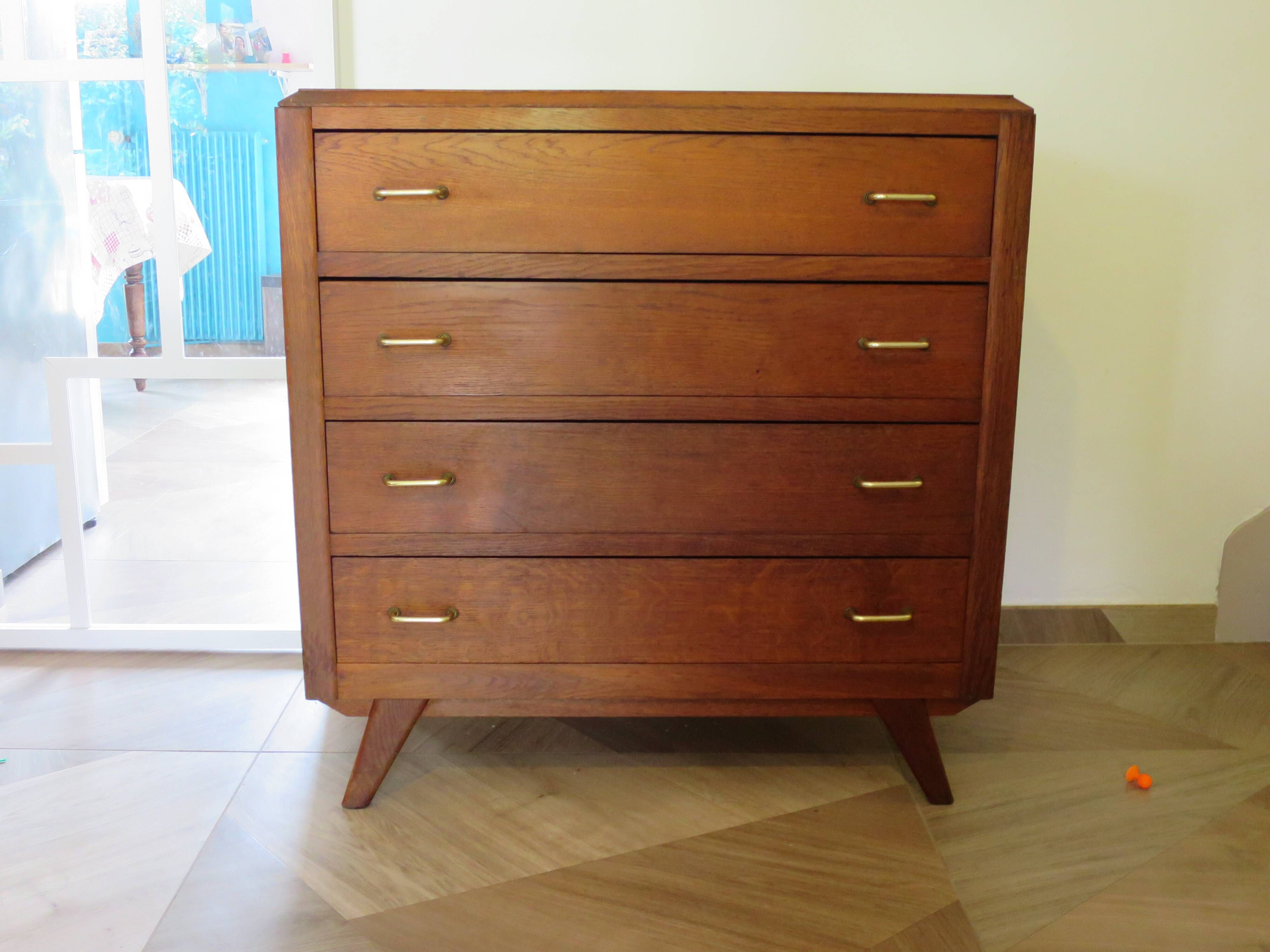 Pretty vintage chest of drawers - 4 drawers - 1960s - refined Scandinavian style - medium oak color