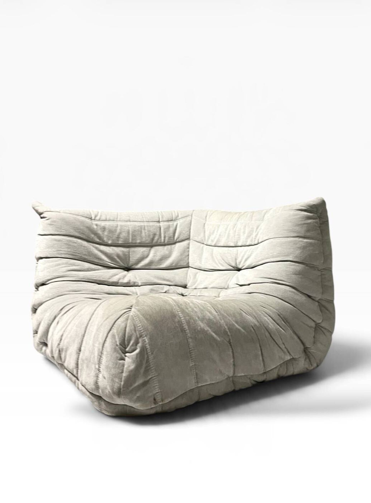 Ensemble modulable Togo en velours grege par Ducaroy, Maison Ligne Roset
