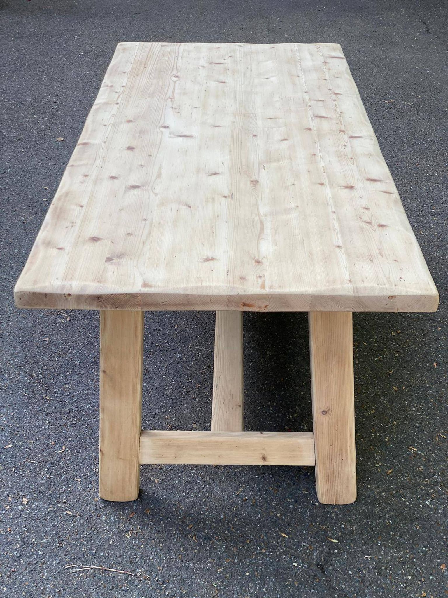 Grande table de ferme monastère décapée en bois brut extensible 200 à 300cm