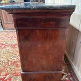Renaissance period chest of drawers in flamed mahogany veneer