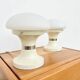 Paire de lampes champignon — Opaline blanche et métal laqué — Années 70