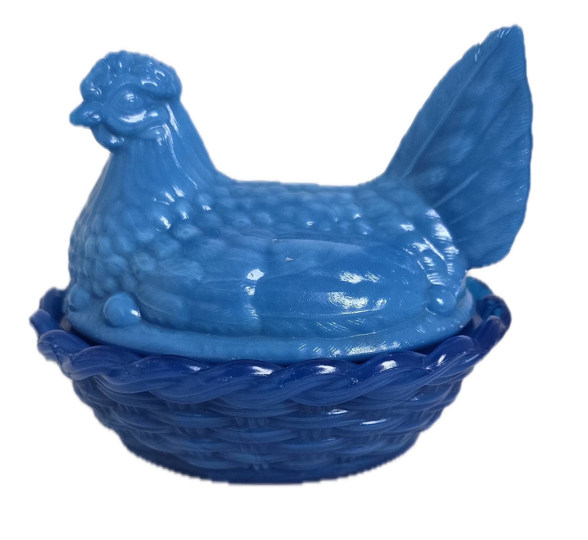 Bonbonnière chicken on its nest in blue opaline, Portieux-Vallérysthal