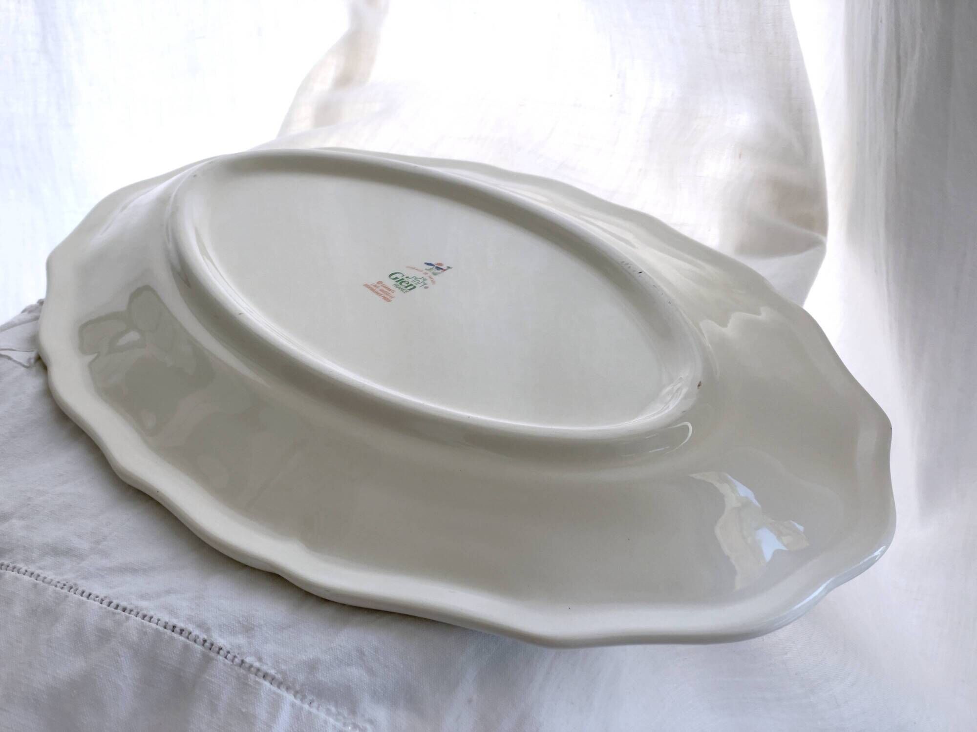 Plat de service ovale en faïence de Gien « oiseaux de paradis »
