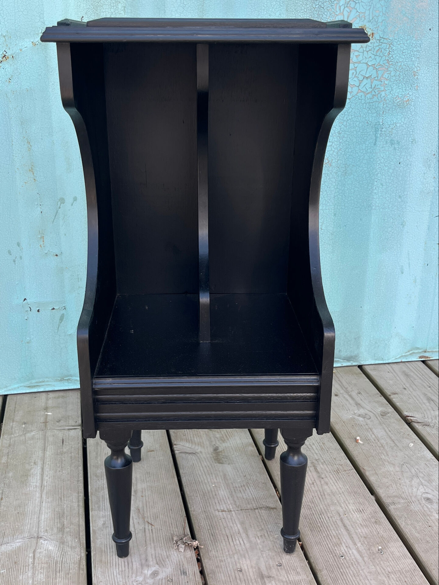 Petit meuble de rangement de revue