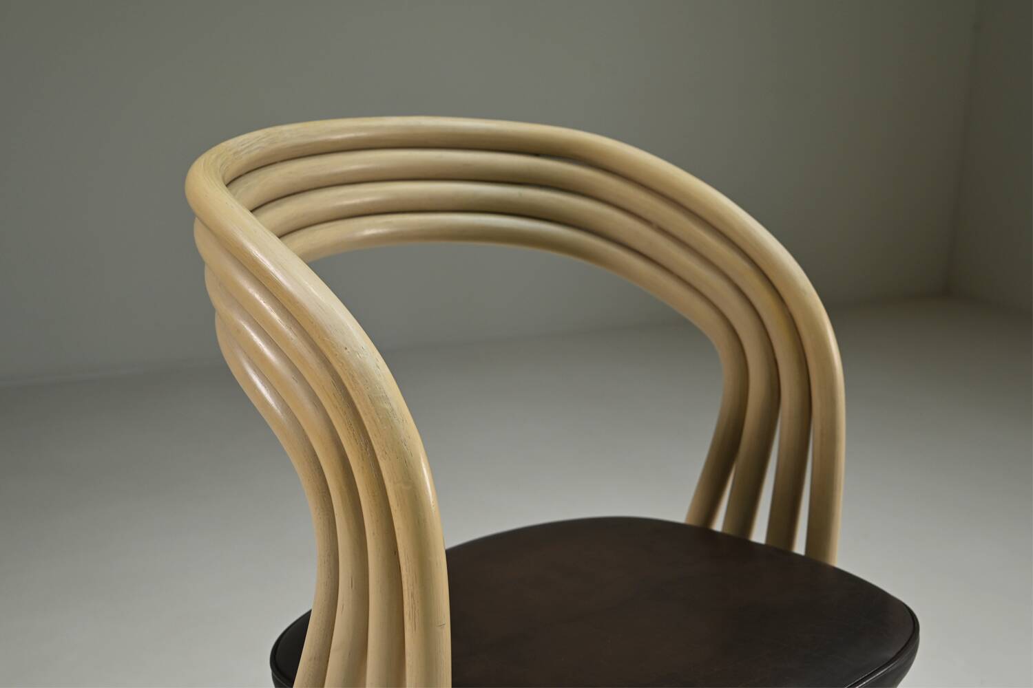 Set of 4 rattan dining chairs, 1980s Italy.