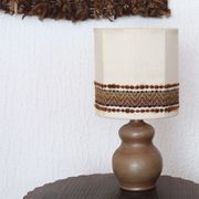 Lampe en grès, abat jour en  laine, années 70