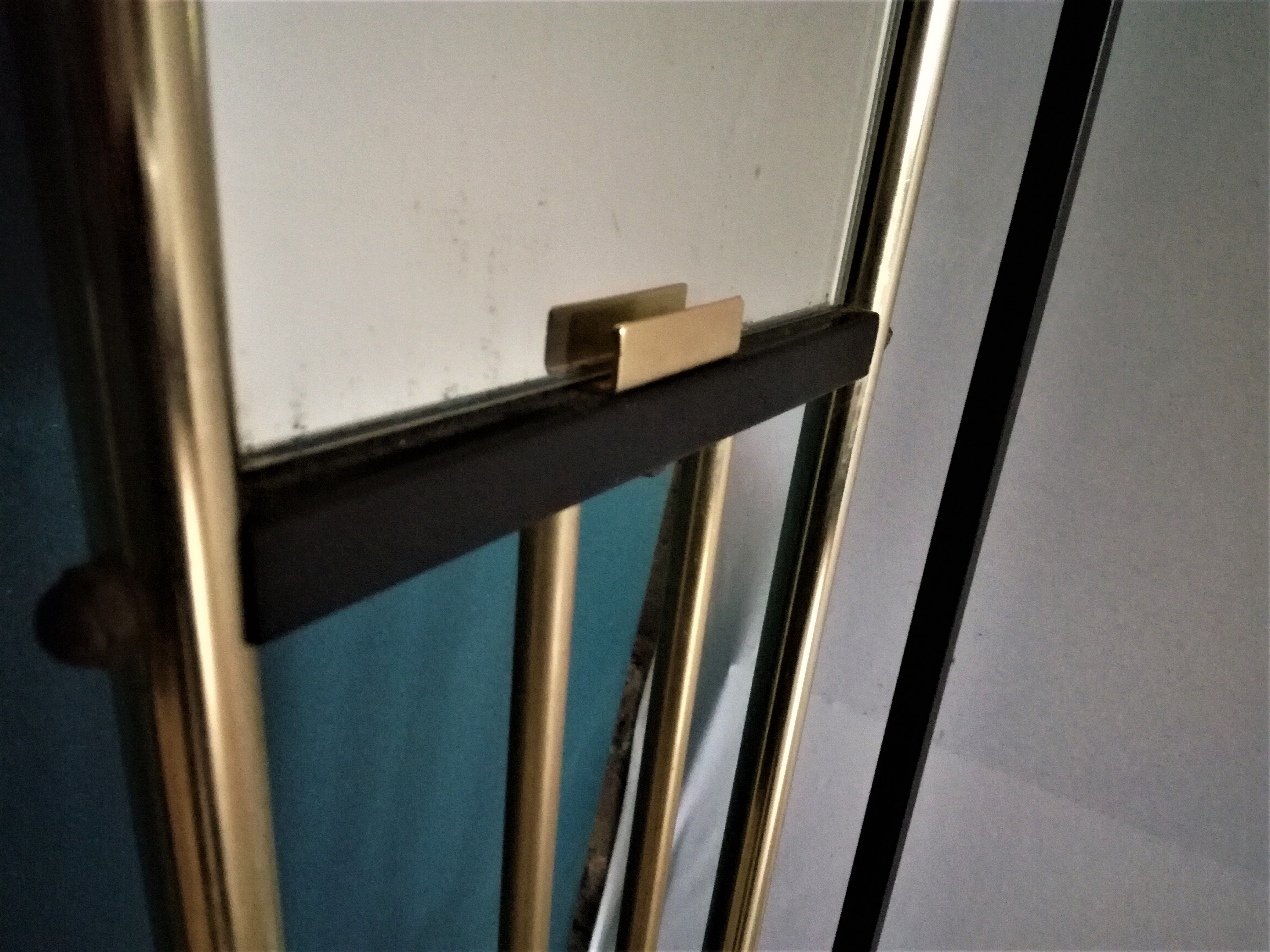 wardrobe wears coat/hat/vintage umbrella