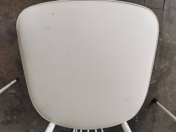 Set de 4 chaises vintages en métal et Skaï