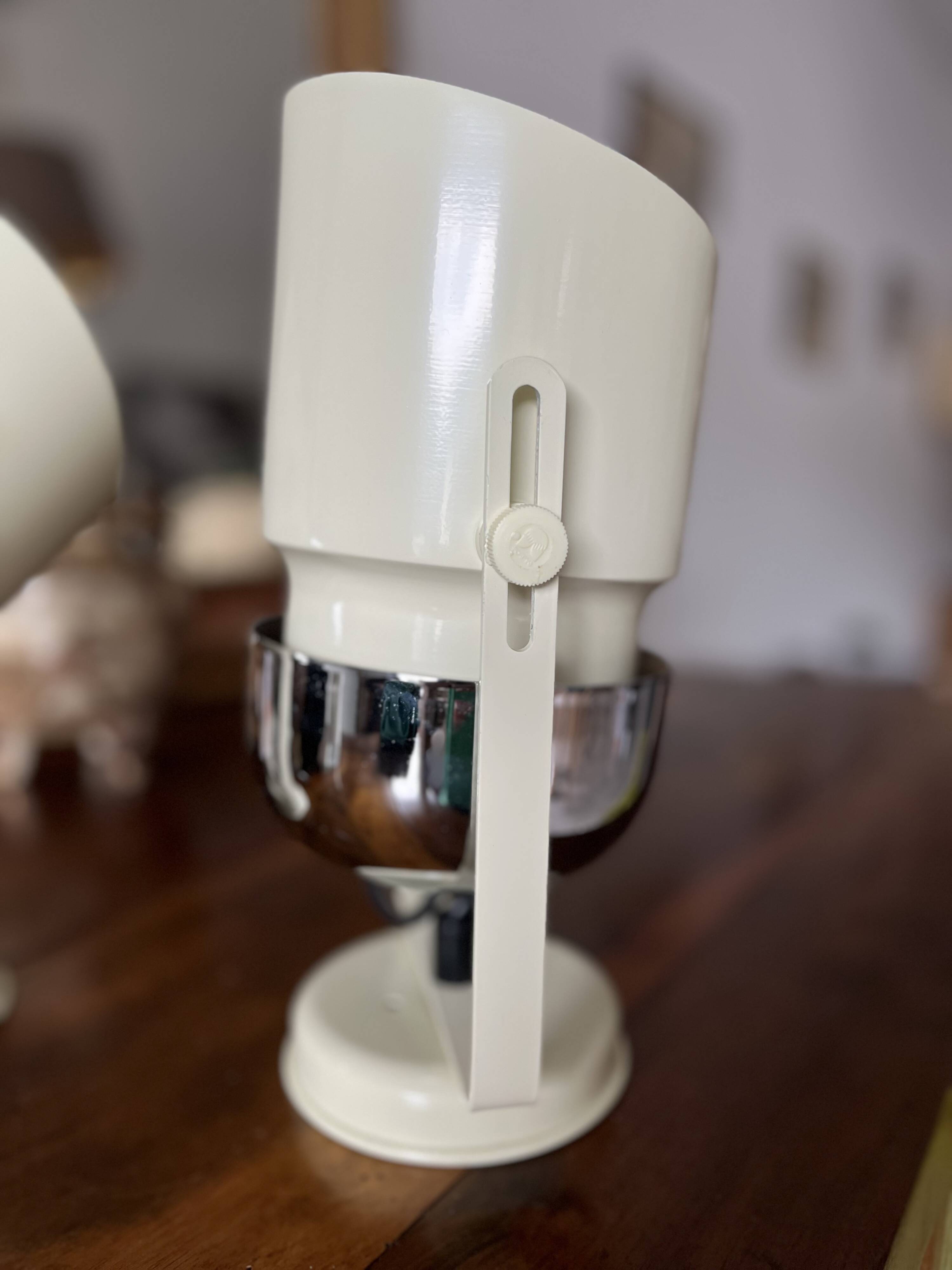 Pair of 2 new "Formas" lamps Vintage Space Age